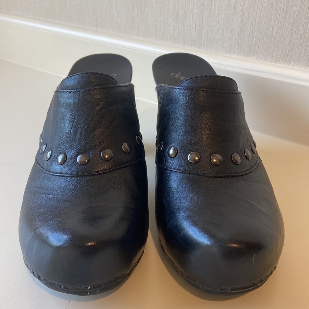 Dansko black 3.5 inch heeled clogs